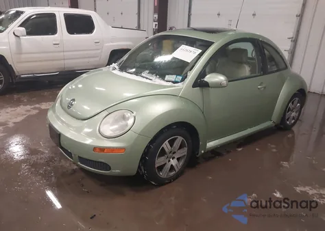 2006 Volkswagen New Beetle 2.5 z USA, uszkodzony, nr VIN 3VWRG31CX6M420929